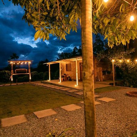 A Loving Farm Cabin Just For You And Your Love! Villa Caparaó Velho Exterior foto