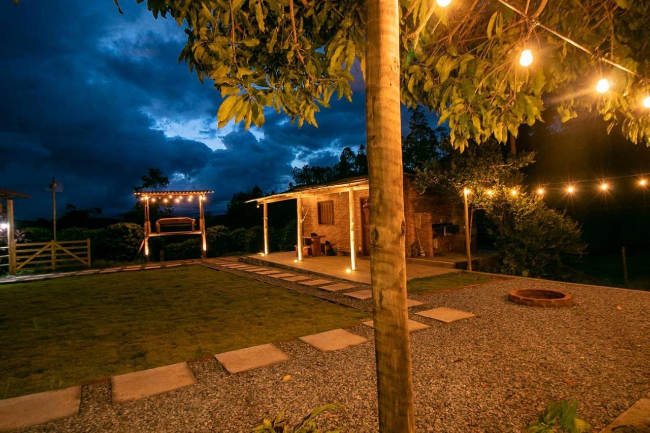 A Loving Farm Cabin Just For You And Your Love! Villa Caparaó Velho Exterior foto