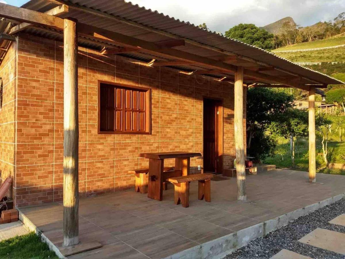 A Loving Farm Cabin Just For You And Your Love! Villa Caparaó Velho Exterior foto